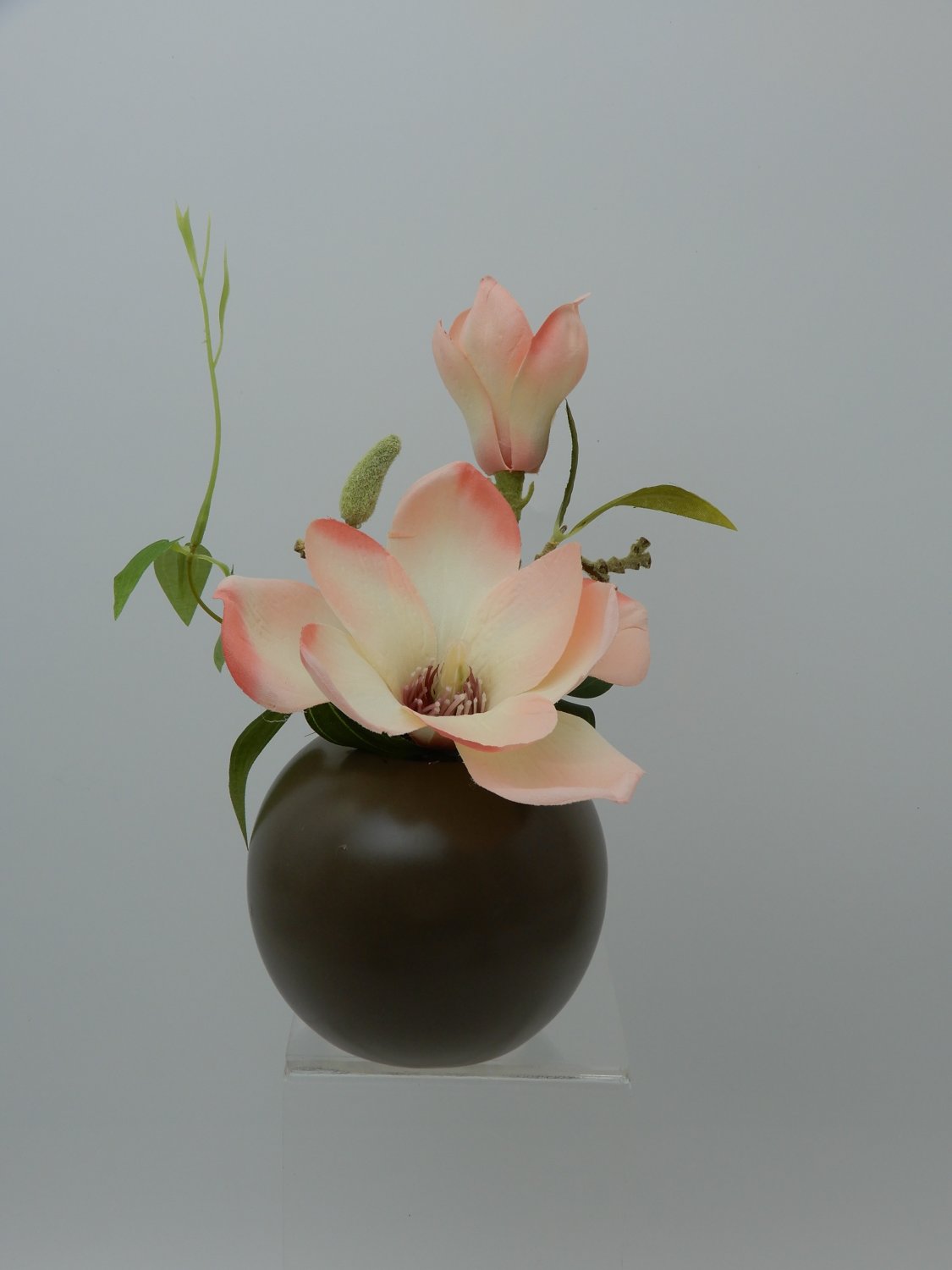 Künstliche Magnolie im schlammfarbenen Keramiktopf, 15 cm, aprikose